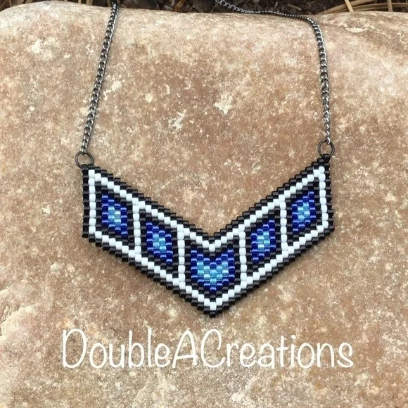 BLUE Diamond Beaded Necklace, Handmade - Picture 3 of 9